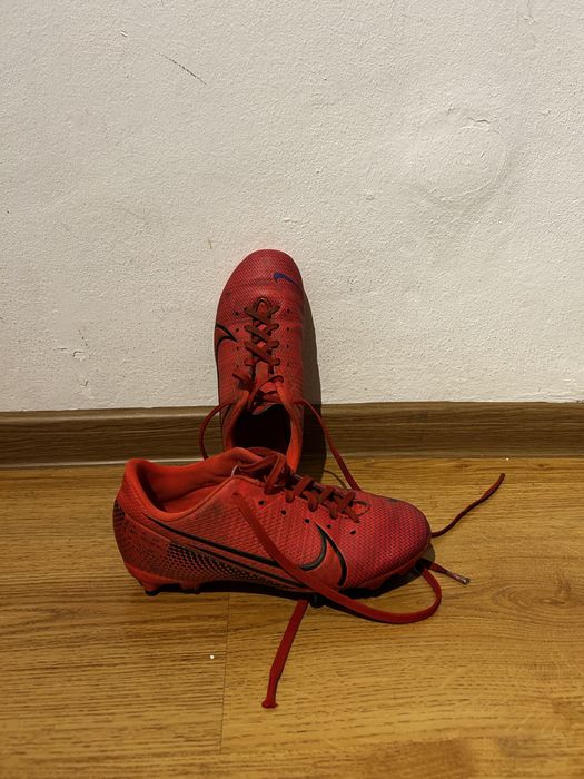Ghete fotbal crampoane Nike Mercurial marimea 33