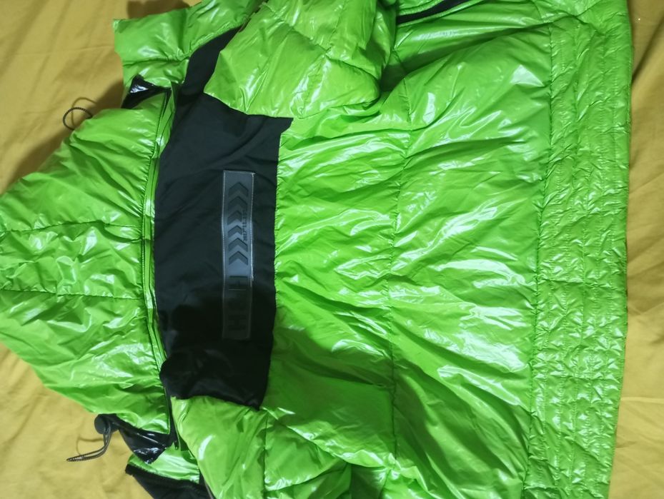 Куртка сотилади холати зор