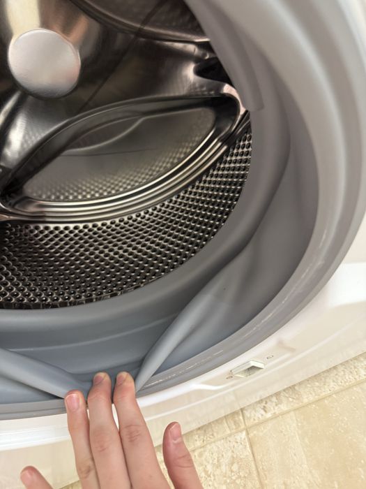 Продаю стир машину Bosch  и dauscher