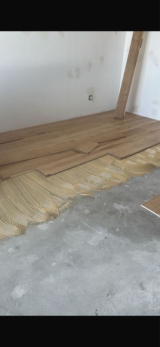 Montaj parchet laminat, SPC, herringbone București