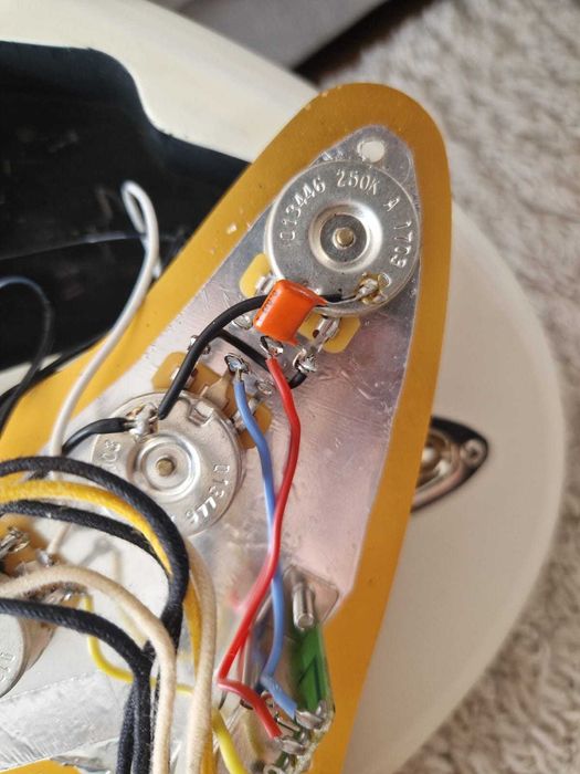 Vand Chitara Squier Classic Vibe Strat 50' cu upgrade, ediție limitată