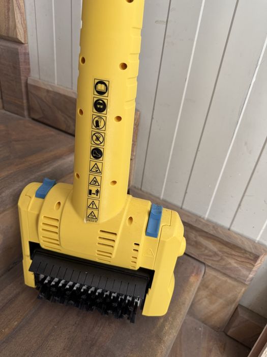 Мултифункционална четка за дървесни и каменисти повеърхности