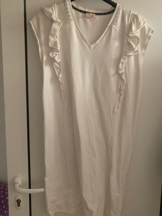 Рокли guess хл в бяло и liu jo в бяло м и армани в синьо л