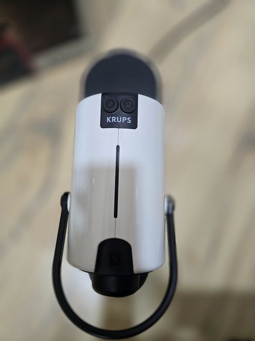 Кафемашина с капсули NESPRESSO Inissia, 19bar