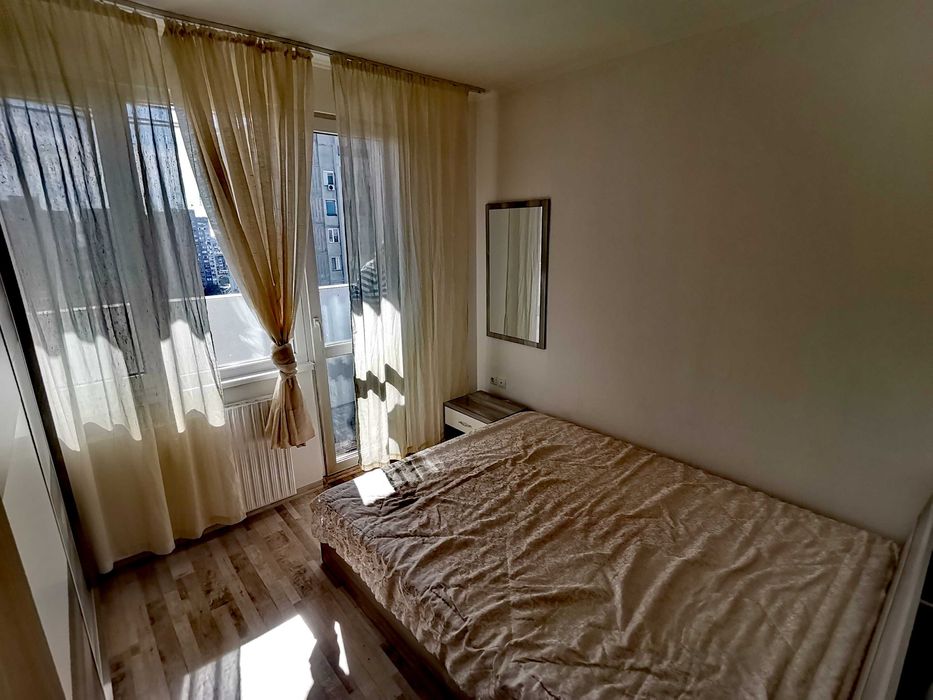 Дава се под наем Двустаен апартамент в Бургас, Славейков - 45 кв.м за 255 € - Снимка #2