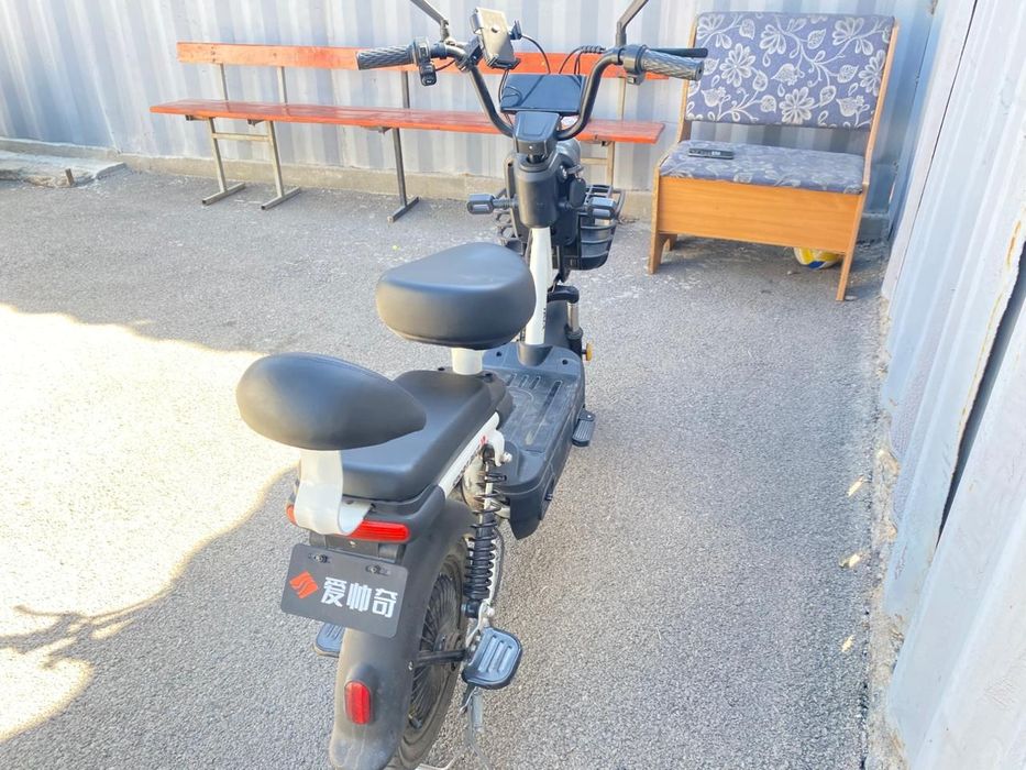 Электро скутер в хорошем состоянии