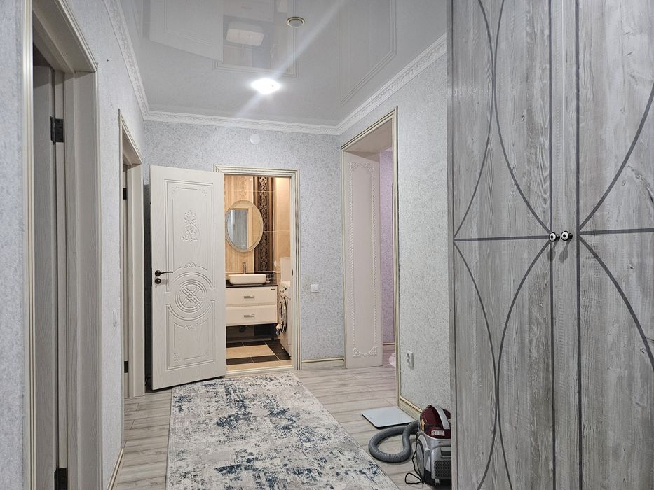 Продаётся 3х ком квартира микр Женис 100м²