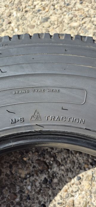2 anvelope camion directie Pirelli 235/75/17,5;dot 2022.Pretul este pe bucata.