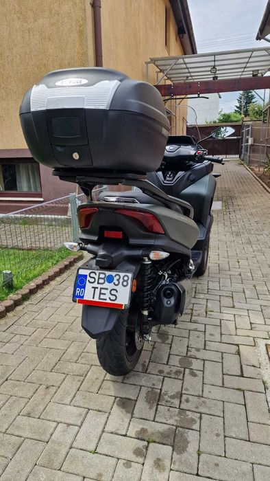 Yamaha Tricity 300, prima inmatriculare dec.2021, impecabila, permis conducere categ B