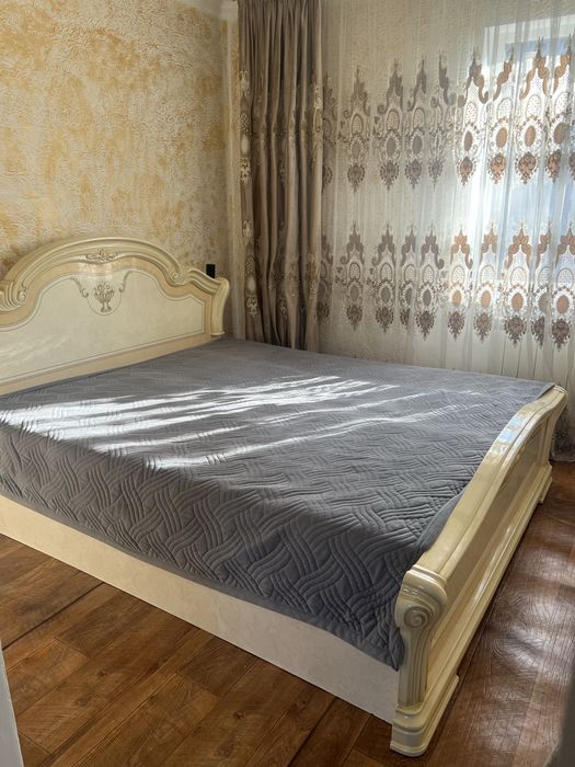 Продам кровать без матраса Италия цена 28000 тг