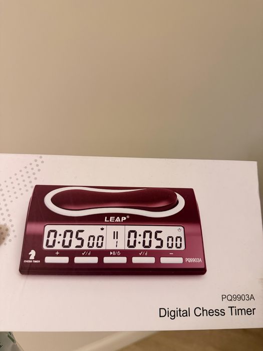 Шахматные часы новые