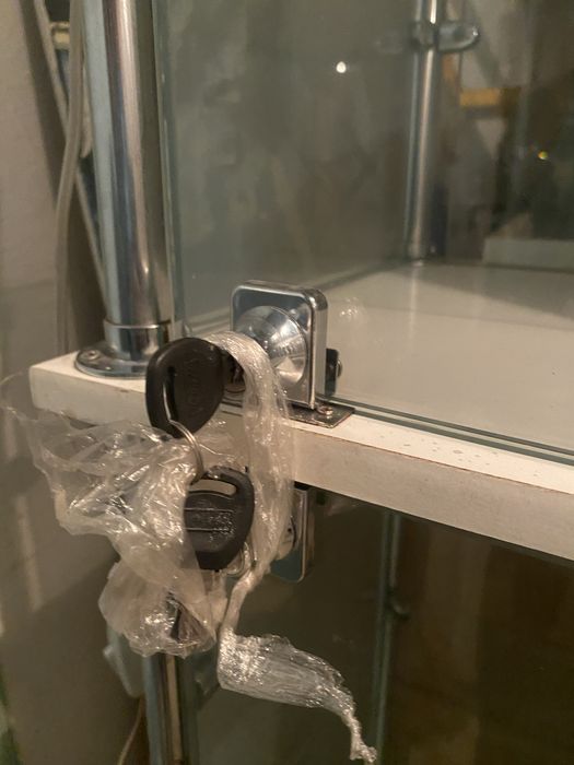 Мебель в салон тумбочка шкафчик