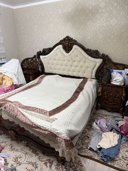Двухспальная кровать