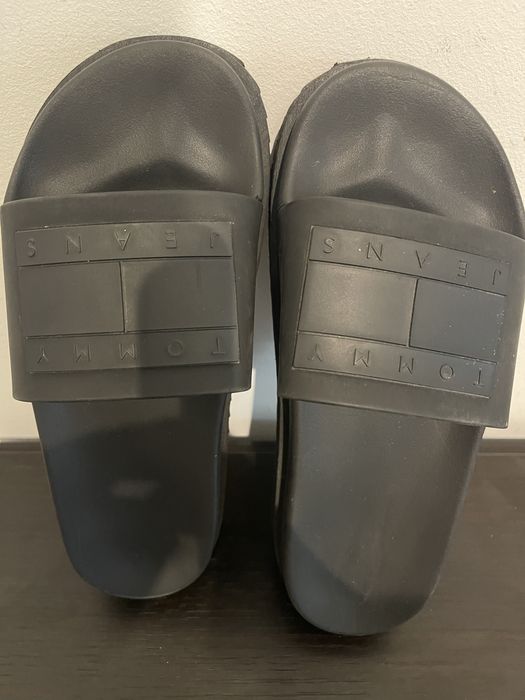 Vând papuci Tommy Hilfiger nr.37