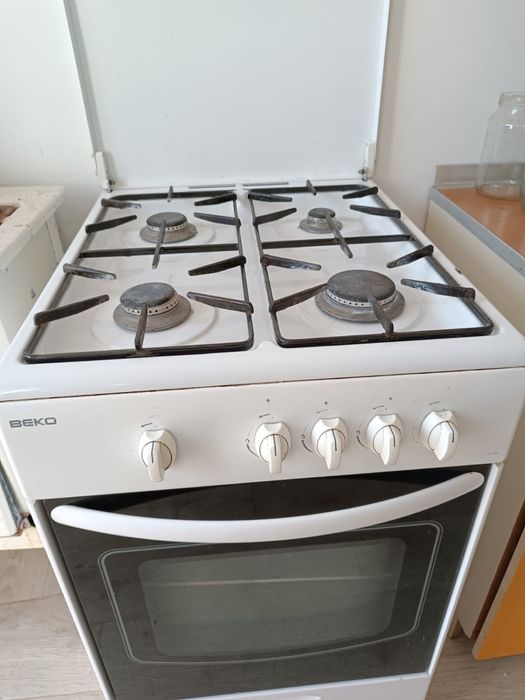 Продам газовую плиту