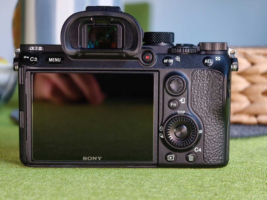Фотоапарат Sony A7 III - full frame тяло