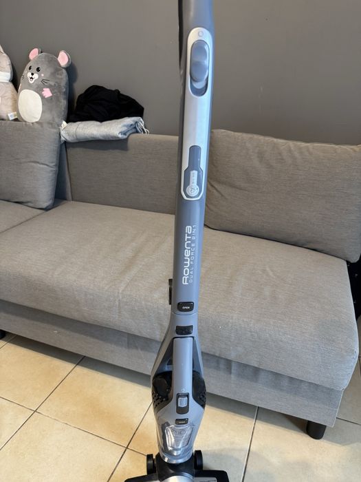 Vand aspirator vertical Rowenta in stare excelenta