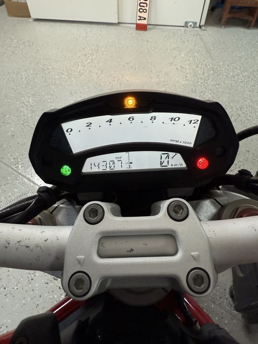 Ducati monster 1100 evo 2012 abs