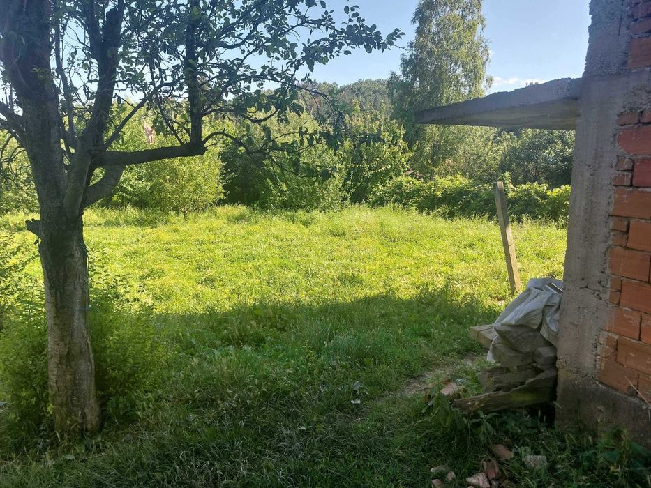 Самостоятелна къща на 2 етажа с таванско и сутерен Кюстендил с.Згурово