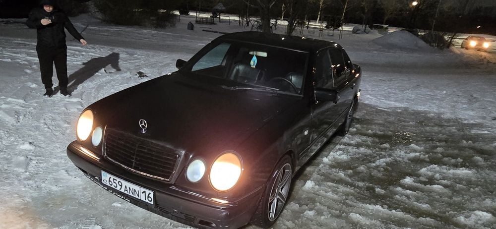 Продам мерседес 210