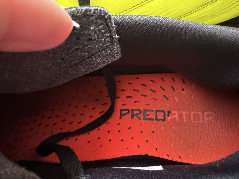 Adidasi Predator 44