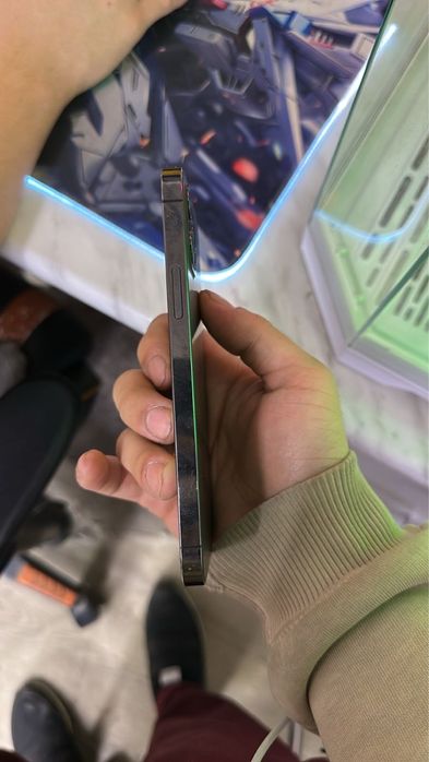 Айфон 12 про в отличном состояние