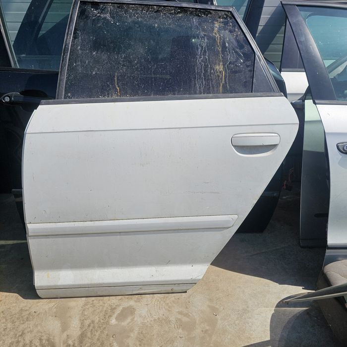 Задна лява врата за ауди а3 от кола със 4 врати