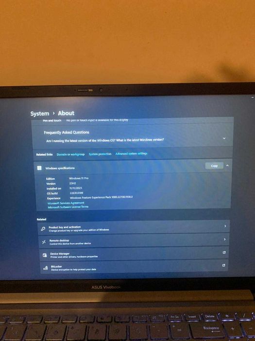 Laptop Asus Vivobook i3-1220P  8GB RAM  Windows 11 – Stare foarte bună