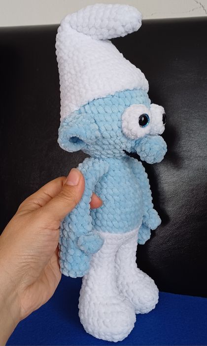 Ръчно плетена играчка смърф