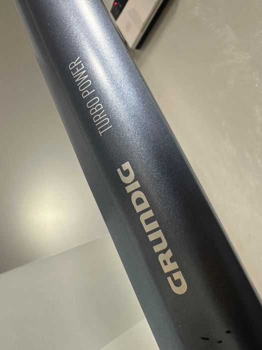 Вертикална прахосмукачка Grundig