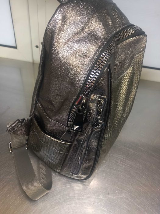 Дамска кожена раница