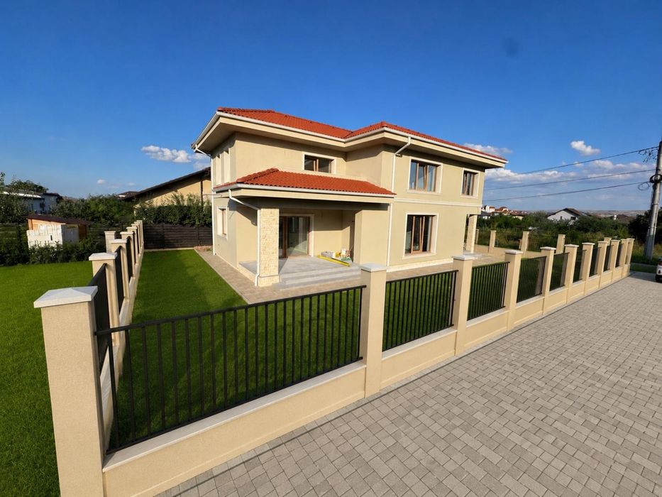 Casă de vânzare