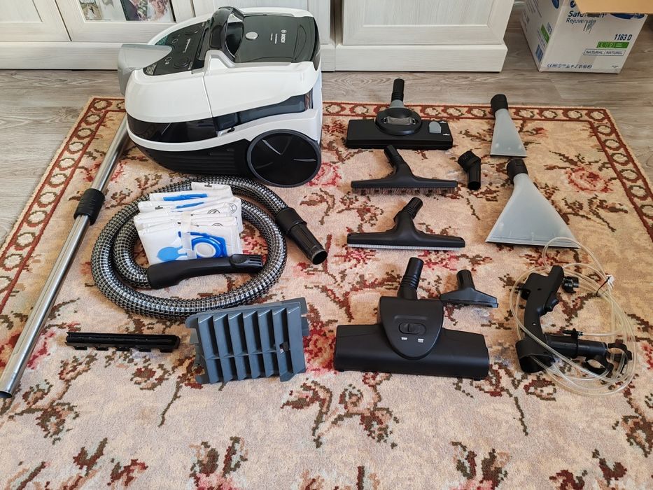 Aspirator cu spalare