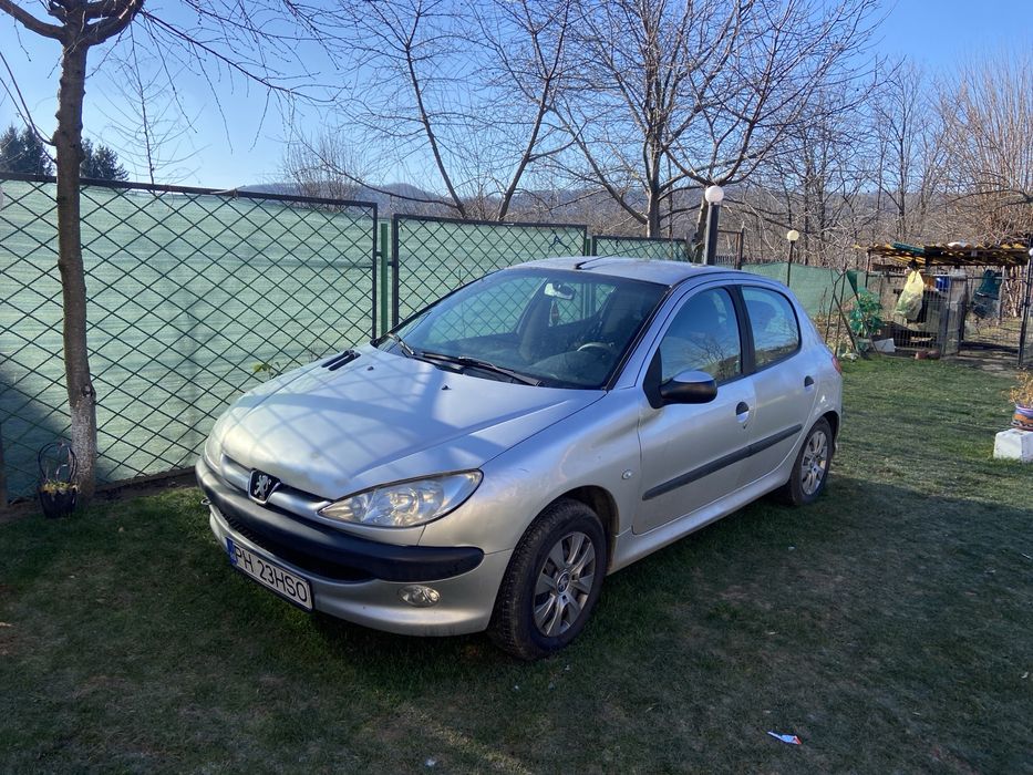 Vand Peugeot 206. Mai multe detalii la telefon