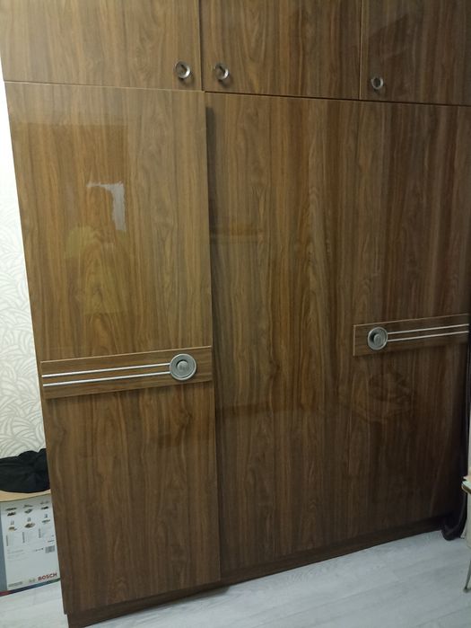 Шкаф и.  кровать