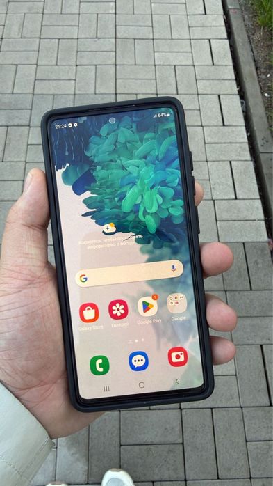 Продам или обменяю Samsung s20 fe snap