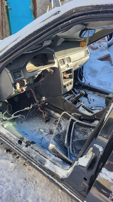 Панель приора продам , в сборе