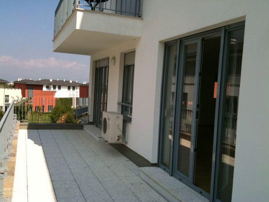 Четиристаен апартамент в ж.к. Малинова долина.