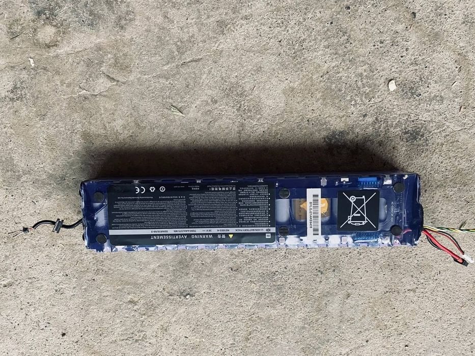Продам батарейку оригинал XIAOMI