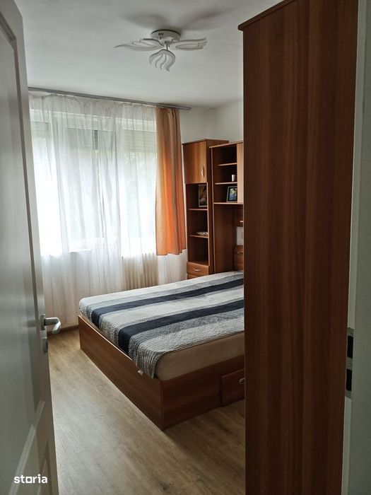închiriez ap 2 camere Podgoria et 2