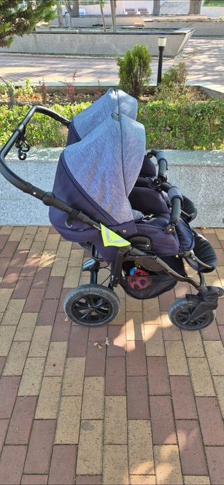 Количка за близнаци