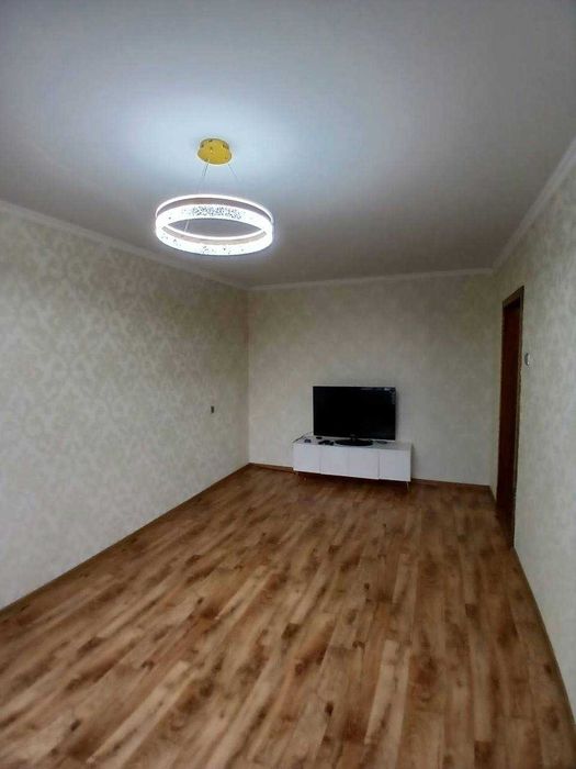 Продам 2 комнатную квартиру район 11 мкр