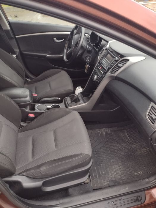 Vând Hyundai i30