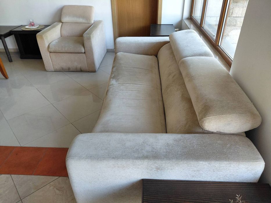 Мебели за жилище