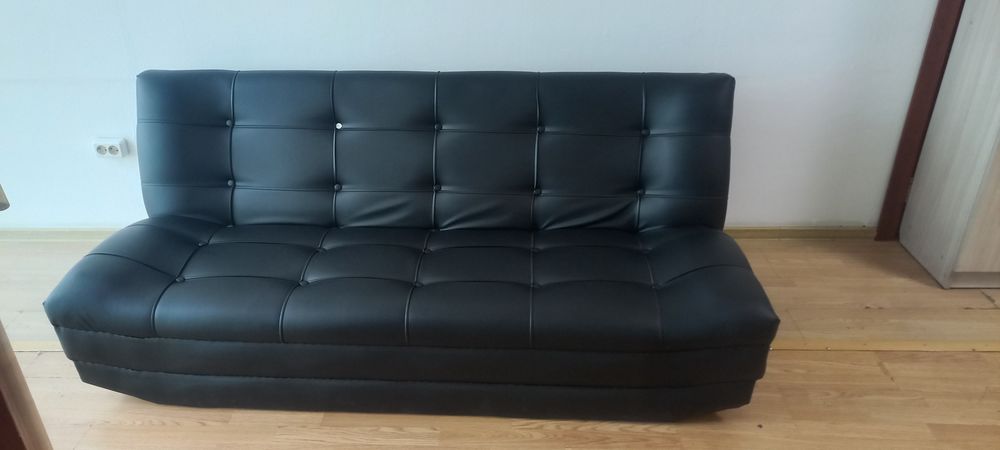 Продам диван офисный