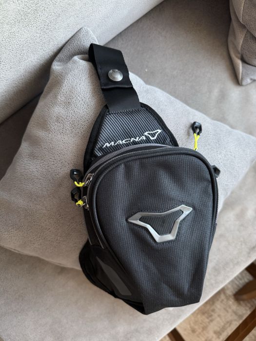 Мото чанта за крака MACNA