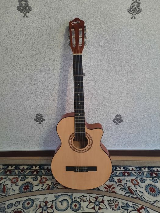 Продам гитару новую