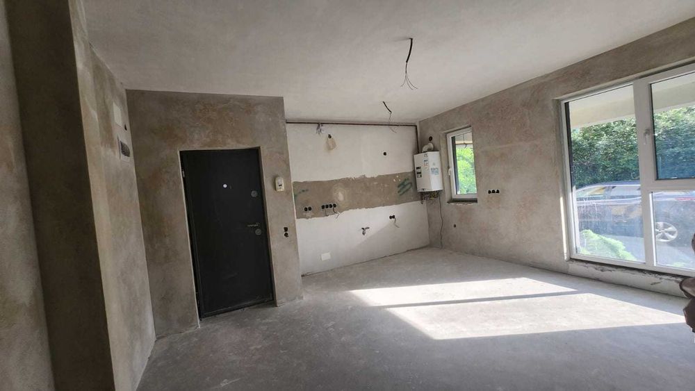 Vand apartament 2 camere + parcare