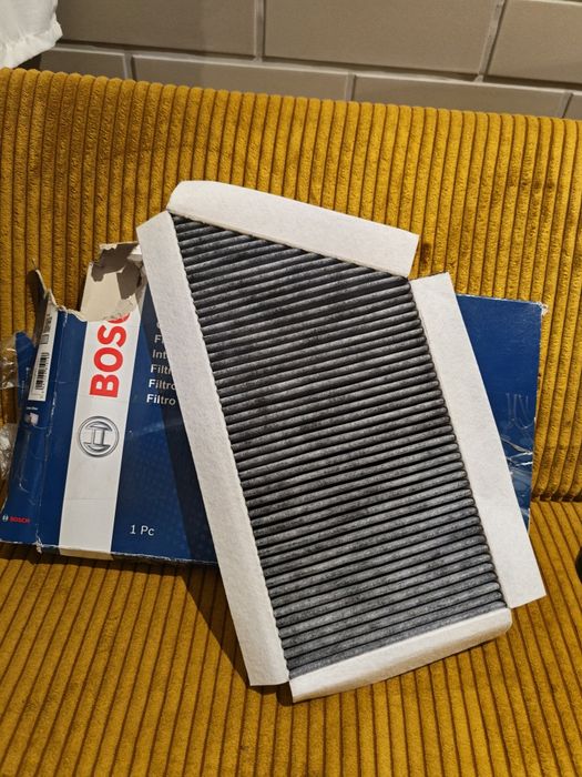 Vand filtru habitaclu polen cu carbon activ Bosch R 2348