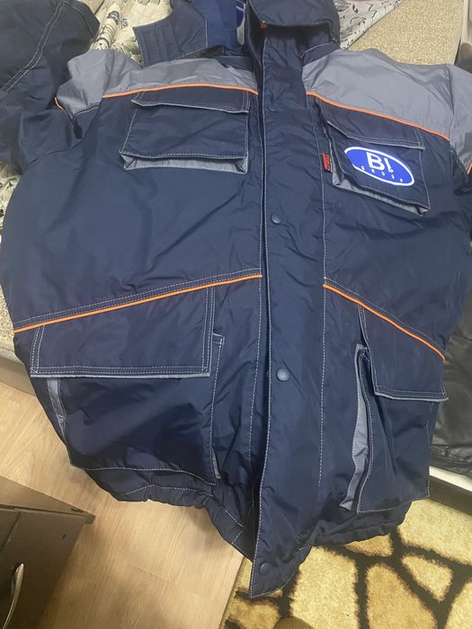 Продам зимнюю одежду